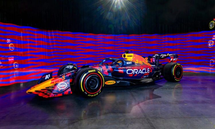 Red Bull bolid drugačiji za "Silverstonu"